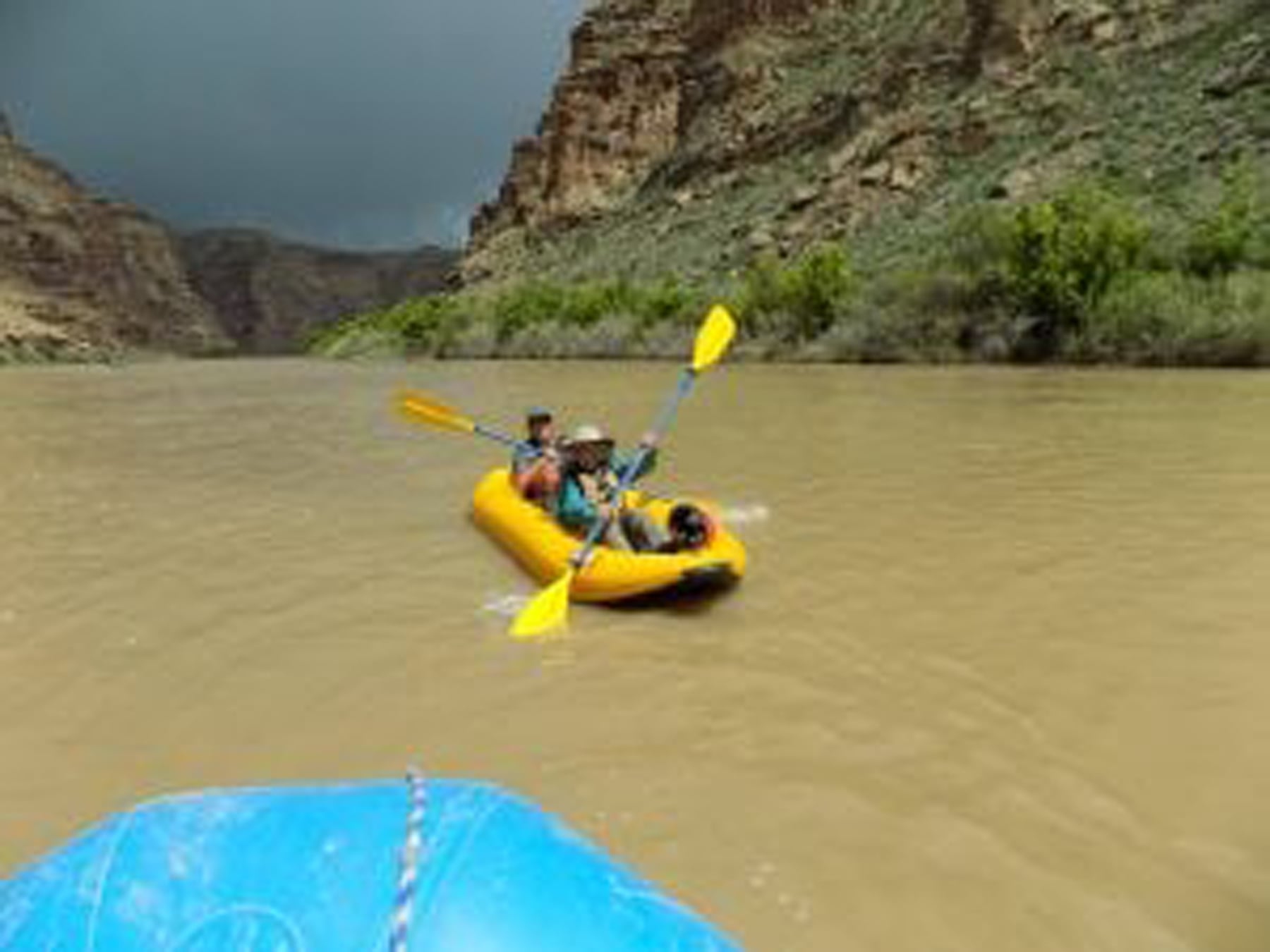 Whatcom Hills students in ducky on Green River