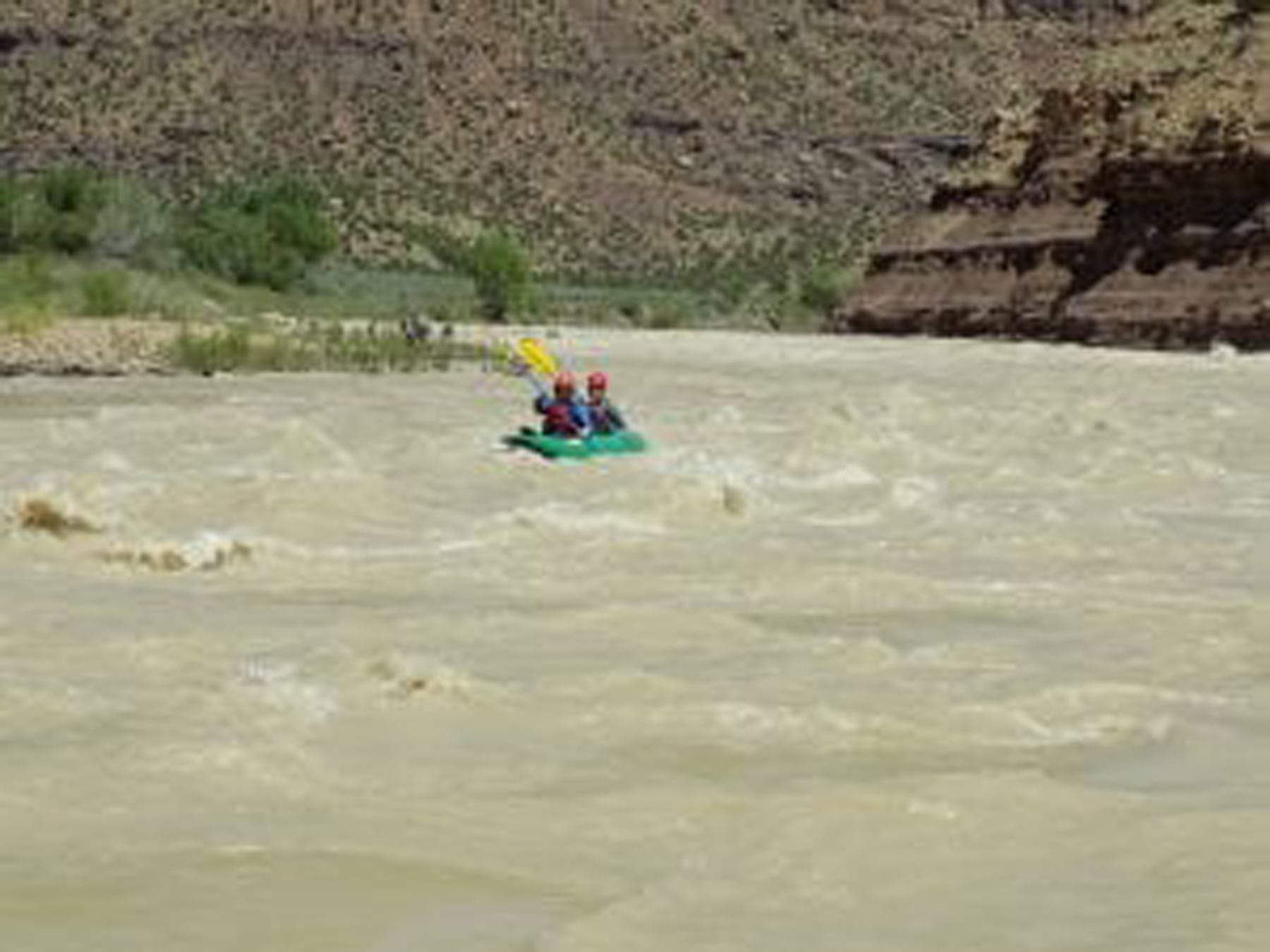 Whatcom Hills students raft the green river