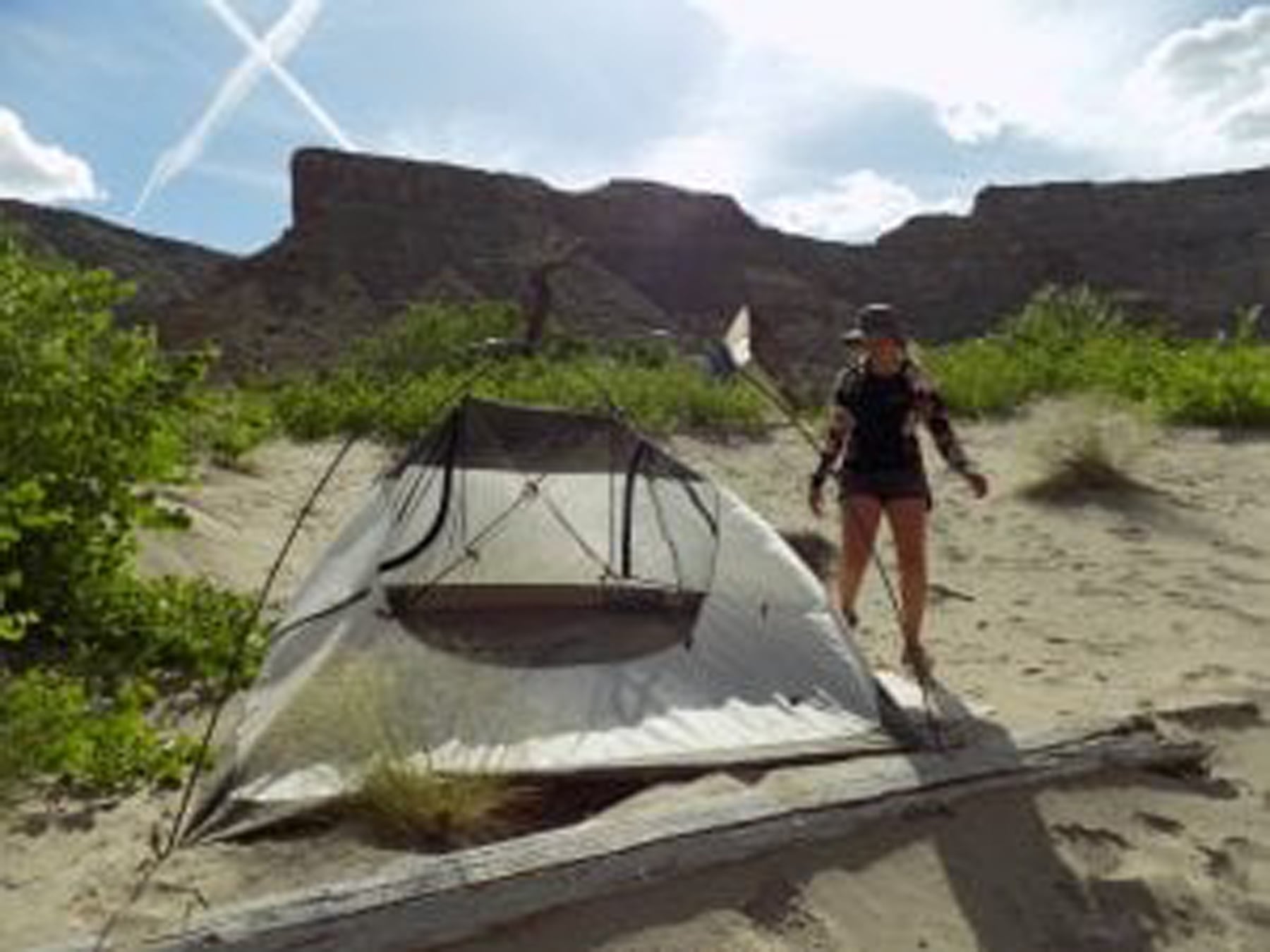 whatcom hills student sets up her tent on deer hill expedition